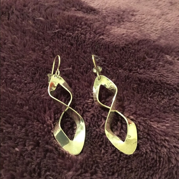 Sterling Silver Figure 8 Lightweight Dangle Earrings. NIB - Picture 7 of 10